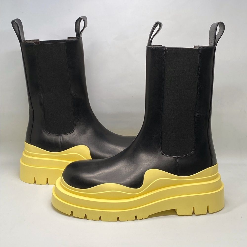 Bottega Veneta Contrast-Sole Leather Tire Men’s Chelsea Boots size 43/us size 10